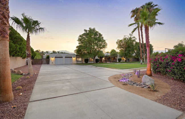 Starlight Estate by Avantstay 26 People! Architectual Mansion w/ Pool, Tennis Court, Game Room - Photo 24