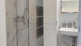 The Little Oak - tiny house with bed on mezzanine & terrace - from 1 to 4 p Disney, Paris & CDG - Foto 2