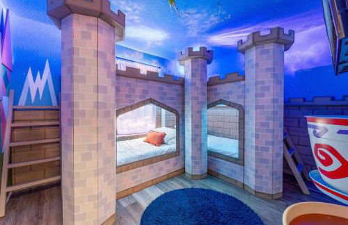 Disney World Cinderella Castle Lazy River Pool & Game Room - Foto 1