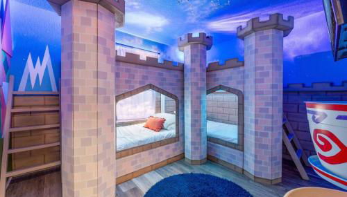 Disney World Cinderella Castle Lazy River Pool & Game Room - Foto 1
