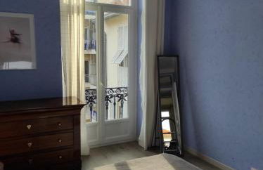 Pretty and quiet top floor 2 bedroom flat in the port area of Nice - Photo 17