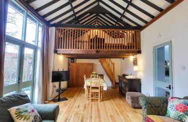 Barn in Happisburgh sleeping 2 and welcoming 5 dogs - close to beach! - Photo 4