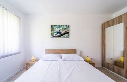 Villa Pavicini - with heated pool - Photo 7