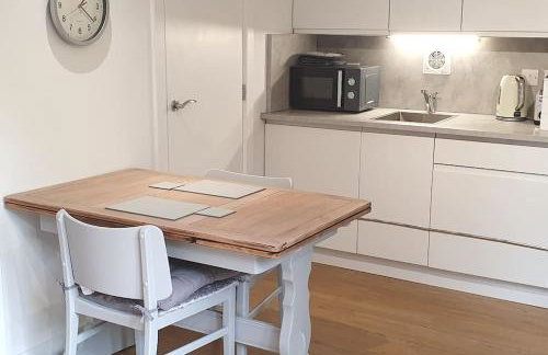 Private Self Contained Annex/Cabin - Photo 5