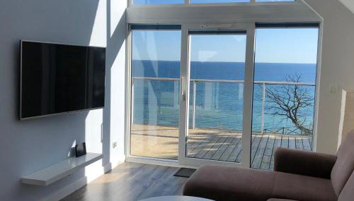 Amber Cliff - Foto 4