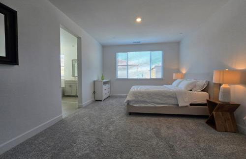 Beautiful Roseville Home - Quiet Neighborhood - Near Galleria Mall - Foto 34