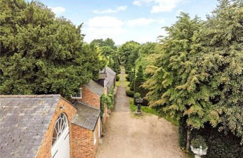 CRESSY HALL - Historic Grade II Listed Manor, Gorgeous Topiary Garden - Foto 30