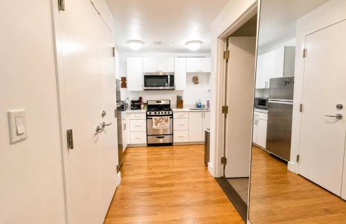 NYC Studio with Private Bathroom & Kitchenette - Photo 20