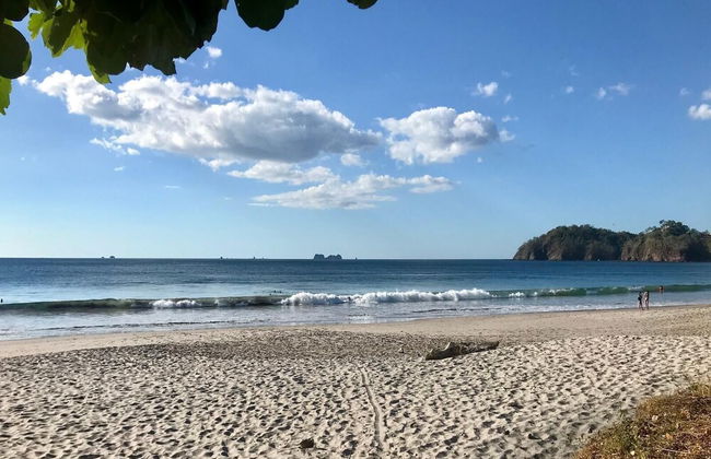 Beautiful Condo in Peaceful Cliffside Location with a Private Balcony & Stunning Ocean and Mountain Views - Foto 32