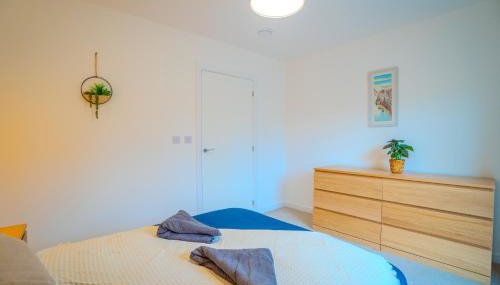 2 Bed Stylish Stay - By Holiday homes - Foto 2