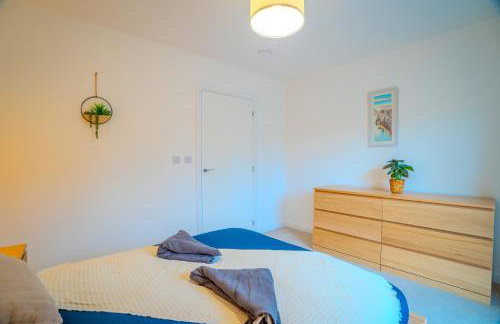 2 Bed Stylish Stay - By Holiday homes - Foto 2