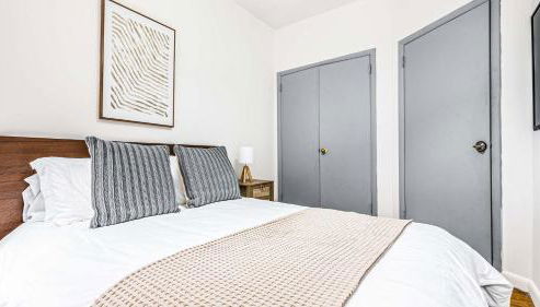 Stylish & Comfy 4BDR & 1BTH in Midtown Manhattan - Foto 4, wardrobe