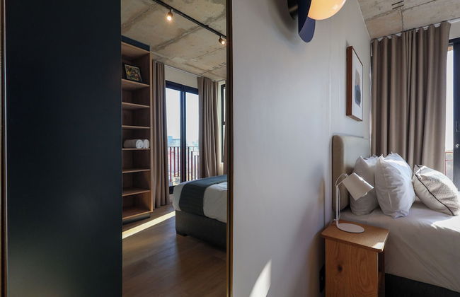 THREE43 on B - Fluent Serviced Apartments - Foto 23