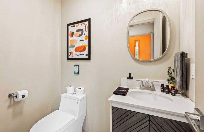 Emerald Bluff by Avantstay Lake Views, Deck, Fire Pit, Game Room - Photo 45