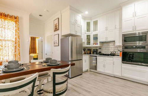 Golden Pearl with all you need within and around - Photo 1