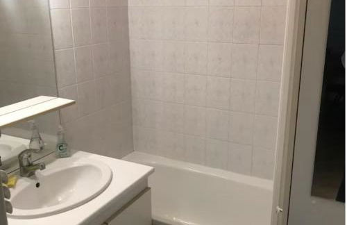 2 pieces Chatillon au pied du T2 - 10 minutes du metro - Foto 3