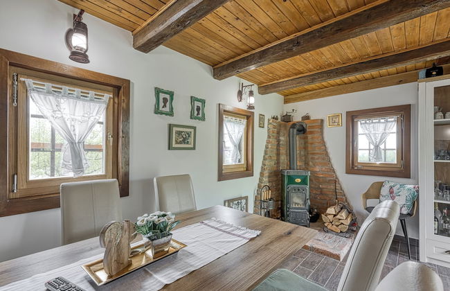 Rural House With Wellness - Photo 17