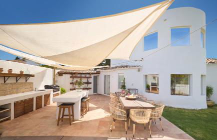 VACATION MARBELLA I Villa Moss, Golf-front, Swimming-pool, Minutes from the Marina and the Beach - Photo 13