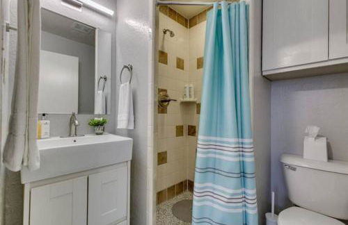 Near to OUHSC Hospitals-Garage Studio - Photo 81