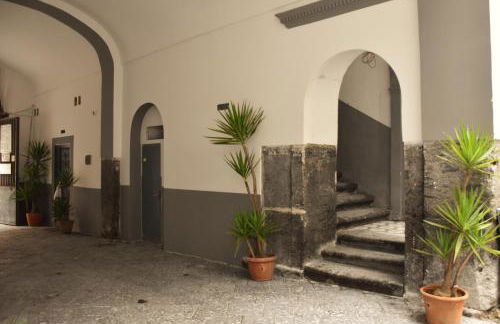 La cartolina di Napoli free parking for small cars only - Foto 28