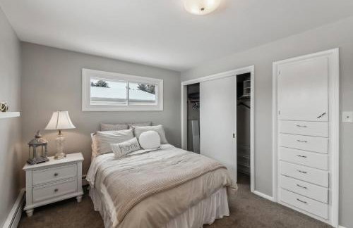 Cozy 3BR Home with BBQ Patio & Gym Near Downtown - Foto 22