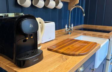 Shepherds Hut on tranquil Powis House Estate - Foto 2