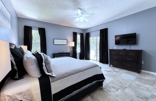 Lovely 4 Bed 3 Bath Pool Home With Spa-5330cvl 4 Bedroom Home by RedAwning - Foto 27