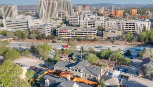 Stunning View! UNR-Groups-Deck-Reno-Minerva House - Foto 5