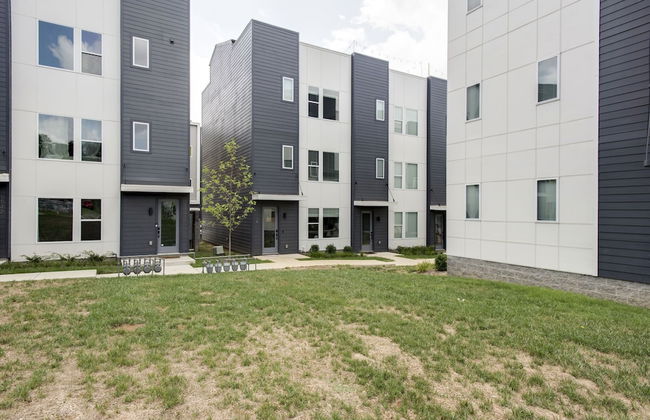 Harmony Highrise - Photo 22