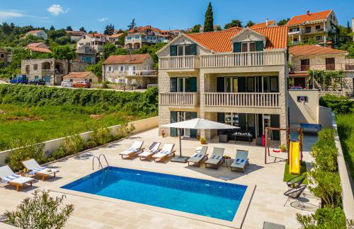 Villa Janie with a pool for up to 16 people - Photo 12