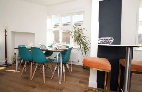 Beautiful large 3-bed coastal flat with parking. - Foto 21