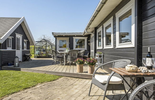 "Ylvie" - 150m from the sea - Foto 6