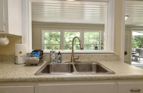 Dog Friendly Lakeside Escape with Hammock and Fire Pit - Foto 47