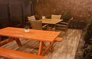 1850s historic Row House 7min train to NYC with private backyard - Foto 57