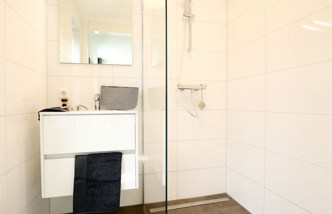 4 bedroom House in Nijkerk with swimming pool and terrace - Photo 9