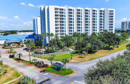 Coastal Haven Pools Restaurant & Beach Shuttle - Foto 60