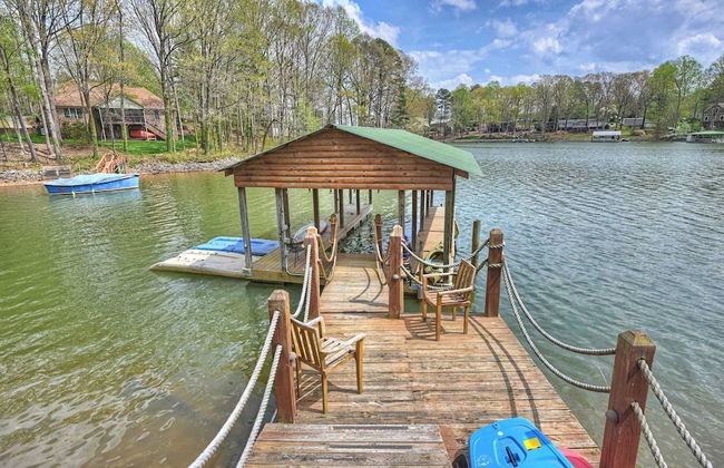 Lakeside Lodge by Avantstay Hot Tub + Dock - Foto 8