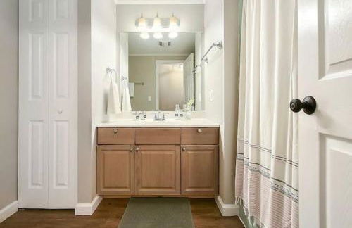 The Bumble Bee Hive 7-Bedroom House w/ Hot Tub - Foto 63