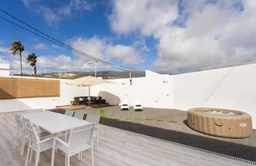 Casa Doña Juana - Villa de 4 dormitorios con jacuzzi y gran zona exterior - Foto 2