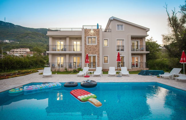 Villa Vrutak - Photo 1