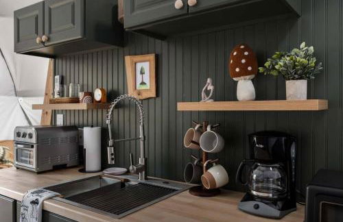 Glamping Dome w Hot Tub Fire Pit & River Access - Foto 35