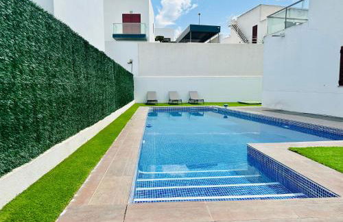 Lux Villa with Year-Round Heated Pool & Game Room - Foto 36