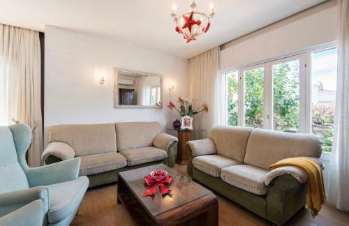 Queen Fabiola Villa, spacius home with private Pool in east Malaga - Photo 15