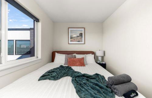 2BR in Downtown with Parking - Foto 30