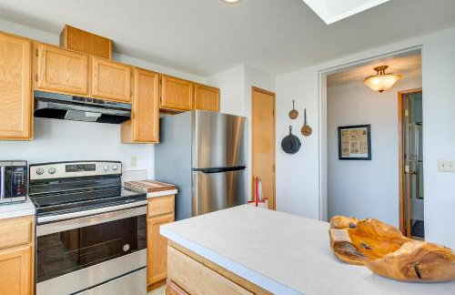 Hoodsport Vacation Rental w/ Deck & Canal Views! - Foto 12