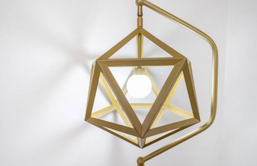 5 Min to Heathrow & Uxbridge Station with Parking - Photo 18