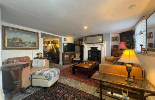 Quirky Hidden Gem, Garden Flat by Town Centre Park - Foto 1