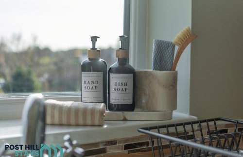 Large 4BR - Ideal Long Stays - Parking - Fast WiFi - Foto 15