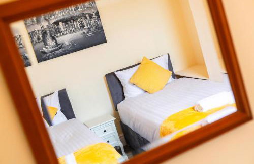 3 Bedroom House, Free Parking and Self Check In - Foto 30