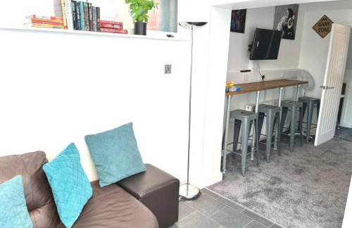 Ideal 4 Bed Home sleeps 7 Nr Middlebrook Stadium - Foto 46